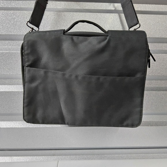 PwC Laptop Bag Briefcase Messenger Shoulder Bag‎ Business Travel Gray - Picture 1 of 16